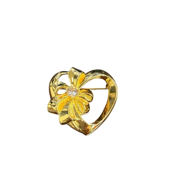 Avon Goldtone Heart Flower Pin with Openwork Design June birthstone NIB - Picture 1 of 6
